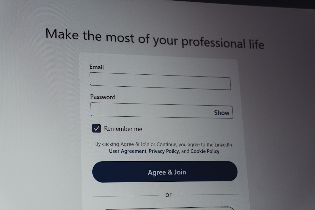 linkedin-login-screen-with-email-and-password-fields-w0asuwtkcve