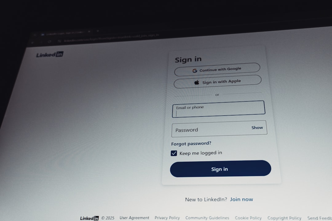 linkedin-sign-in-page-with-email-and-password-fields-cxy5fcx4djk